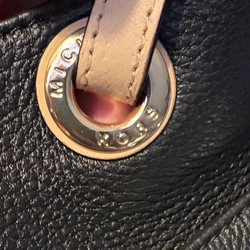 Michael Kors Black and Cream Tote - Picture 7 of 9